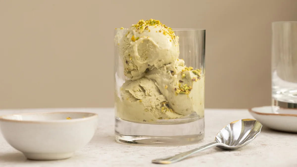 تصویر 4 از بستنی پسته دومینو با پسته طبیعی و بافتی کرمی
